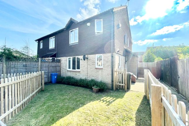 Thumbnail Semi-detached house to rent in Willow Tree Glade, Calcot, Reading, Berkshire