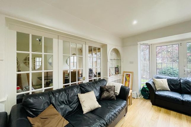 Mountington Park Close, Harrow photo 2