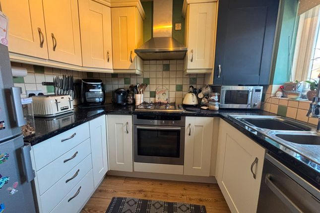 14, Alsop Close, St Albans photo 3