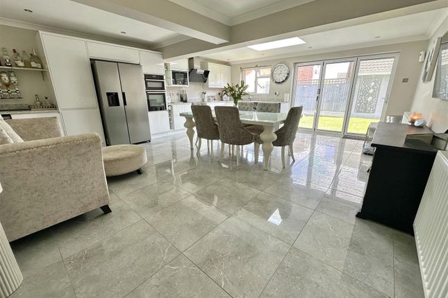 54, Crome Road, Clacton-on-Sea photo 3