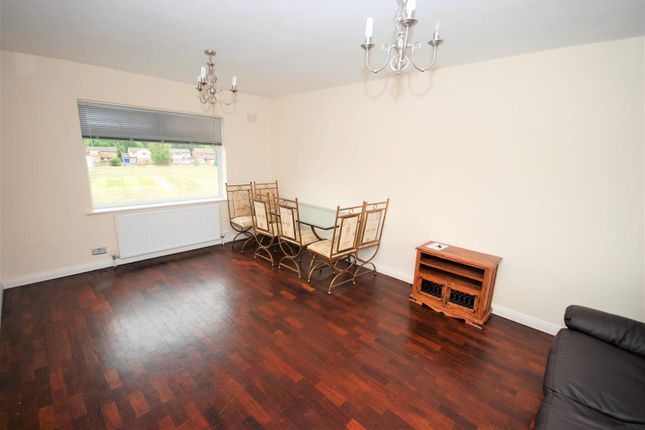Flat 41, Riplingham, Leamington Spa photo 3