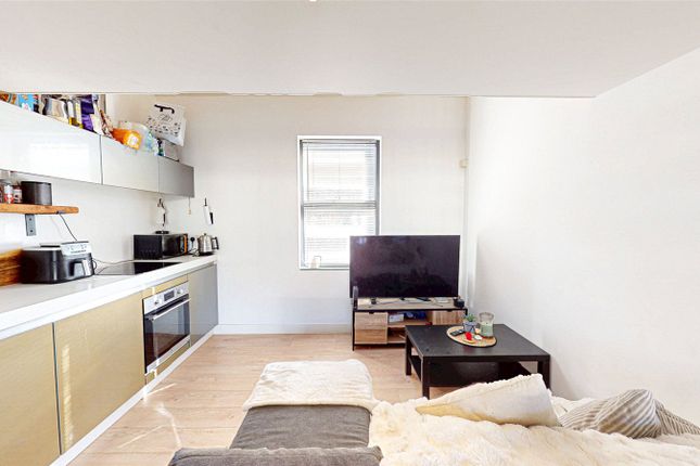 61 Resevoir Street, Salford photo 4