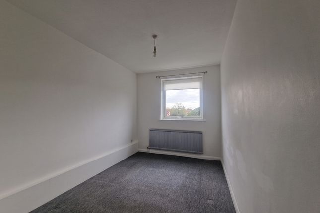Flat to rent in London Road, Deal