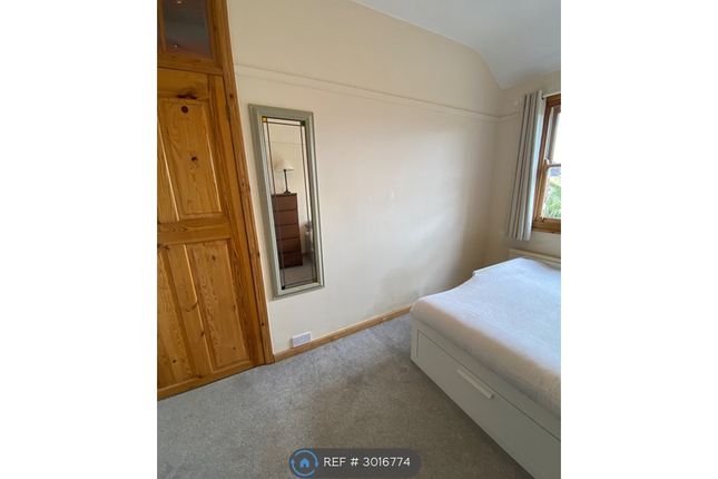 Westfield Avenue, Rushden photo 3