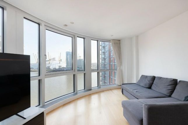 Thumbnail Flat to rent in Ontario Tower, Fairmont Avenue, Canary Wharf