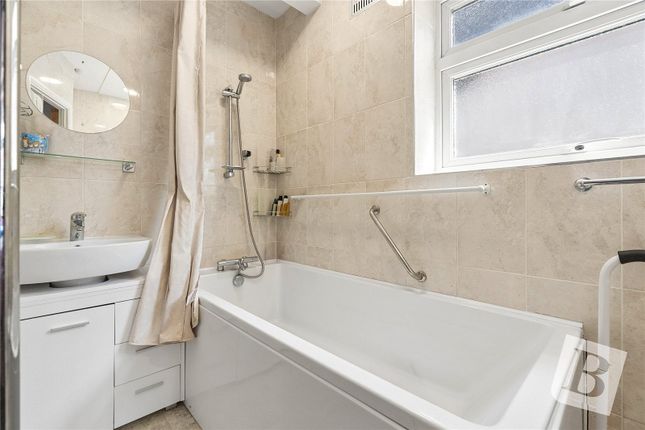 218, Marlborough Road, Romford photo 4