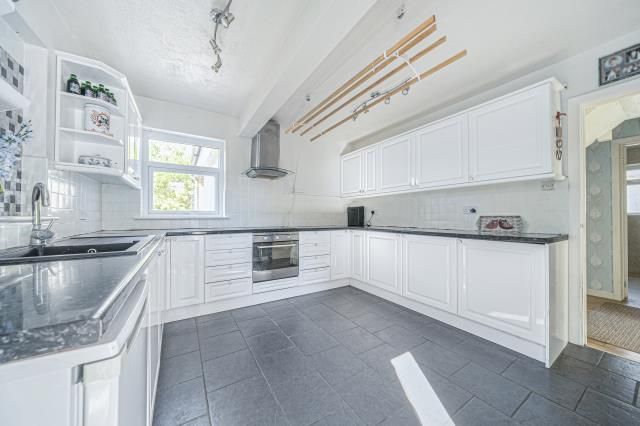 Oakdene,, Elm Close, Leominster photo 4