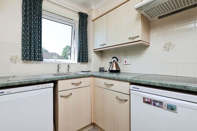 41, Sutton Court, Bingley photo 4