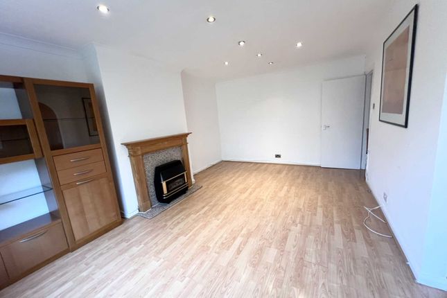 Hammonds Lane, Brentwood photo 4