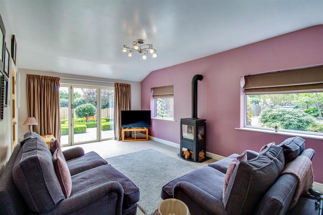 19, Green Bank, Wakefield photo 4
