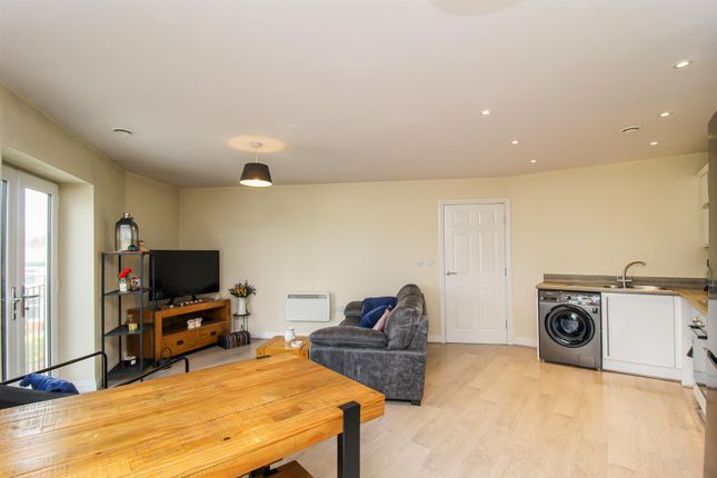 43, Kingsway Gardens, Ossett photo 2