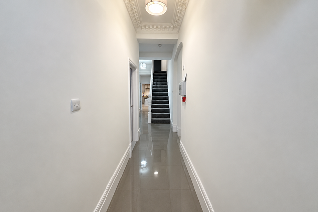 Room 9, 104 Bryn Road, Swansea photo 2