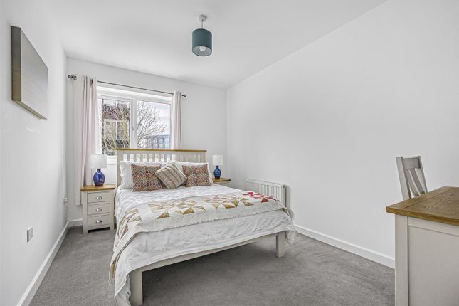 Flat for sale in Drake Way, Reading