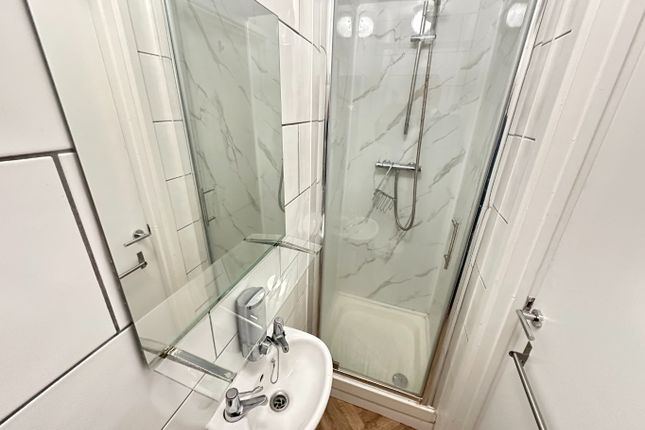 En Suite 6, 76 Park Street, Bedfordshire photo 2
