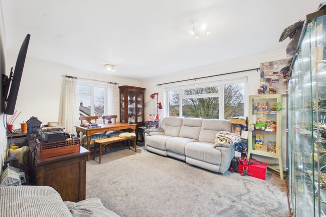 65, Convent Road, Surrey photo 2
