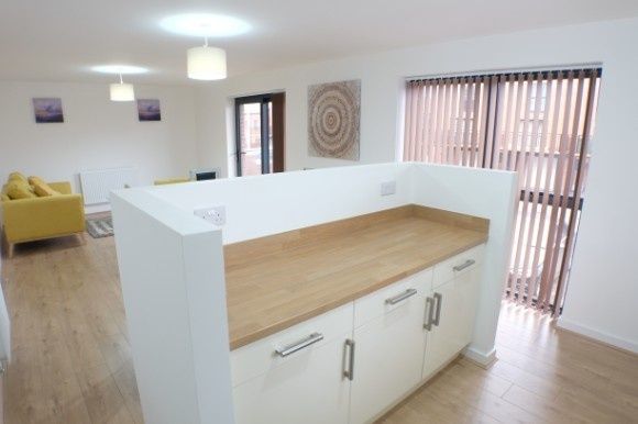 8, Sir Harry Secombe Court, Swansea photo 4