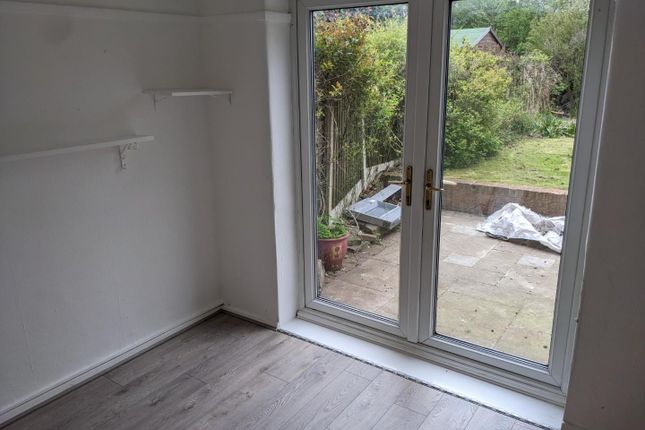 4, Fells Grove, Manchester photo 4