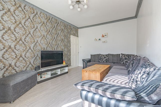 Redburn Drive, West Yorkshire photo 4