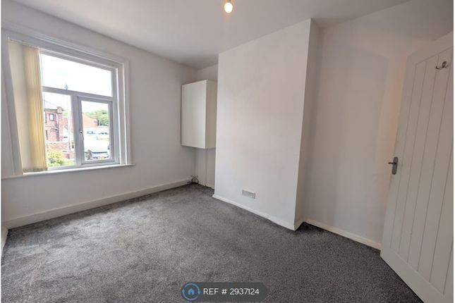 Amy St, Middleton, Manchester photo 3
