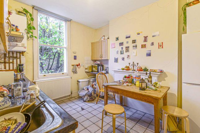 Terraced house for sale in City Road, London
