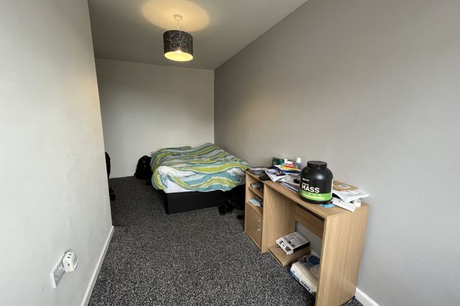 Kendal Close, Leeds photo 5
