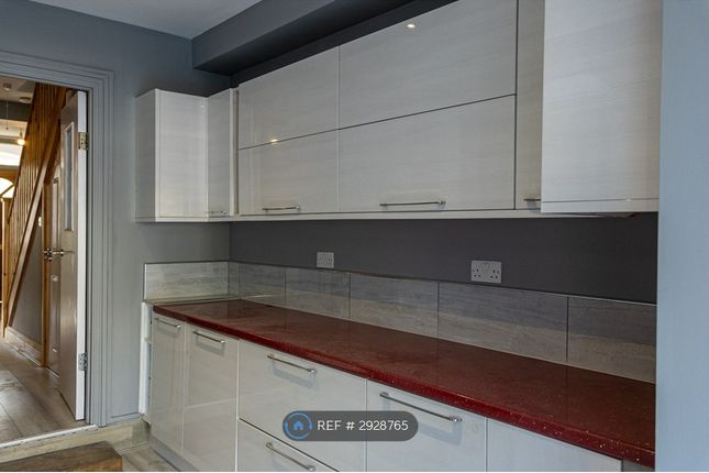 Spencer Road, London photo 3