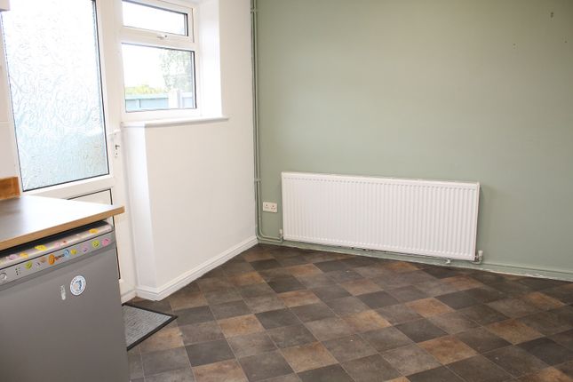 11, Manor Close, Newton photo 3