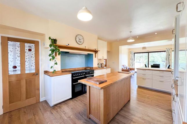 3, Meadowside, Stoke-On-Trent photo 4