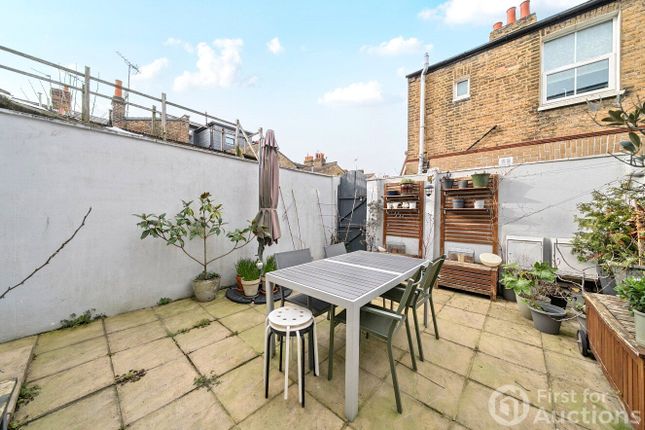 Market Terrace, Brentford photo 2