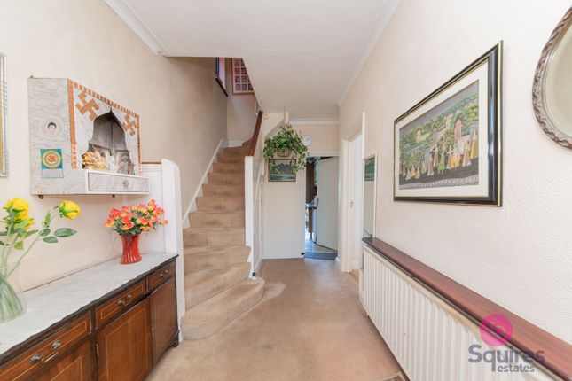 21 Wentworth Avenue, London photo 4