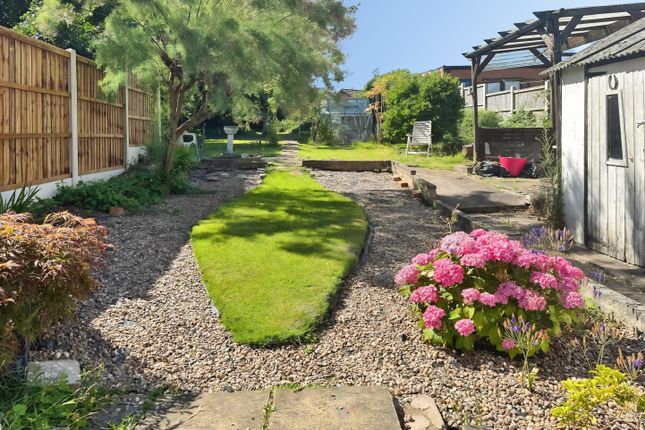 56, Nevinson Avenue, Derby, United Kingdom photo 2