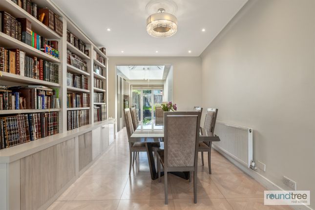 688, Leeside Crescent, Golders Green photo 4