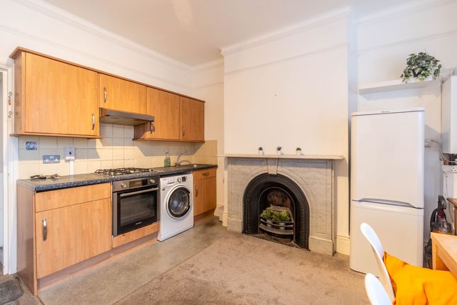 32D Bellevue Road, London photo 5