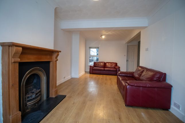 17, Connaught Road, Aldershot photo 2
