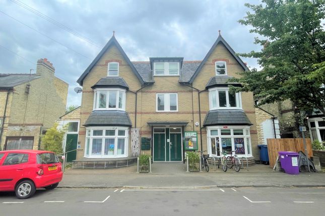Thumbnail Flat to rent in Humberstone Road, Cambridge