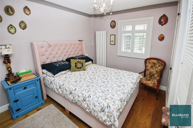 11, Elsinore Gardens, Childs Hill photo 4