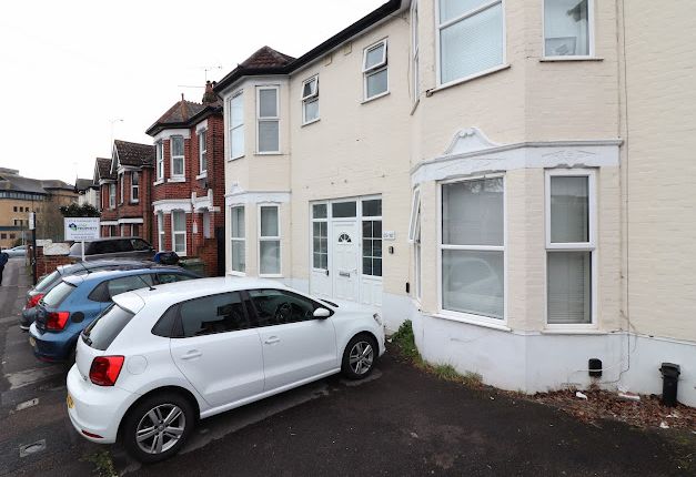 Shared accommodation to rent in Morris Road, Southampton