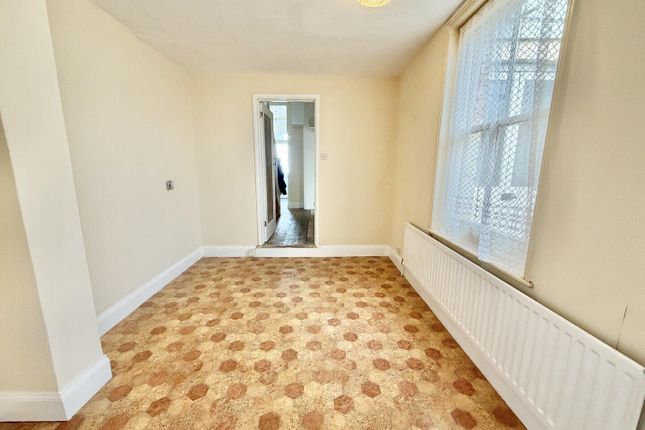 26, Williams Avenue, Weymouth photo 4