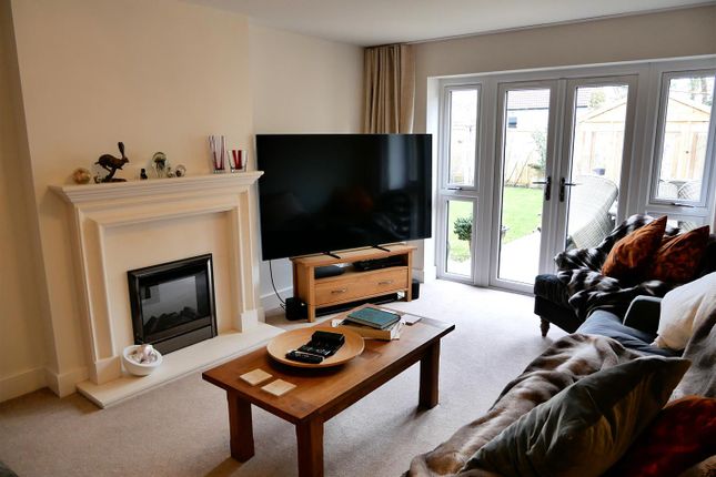 27, Summers Drive, Calne photo 4