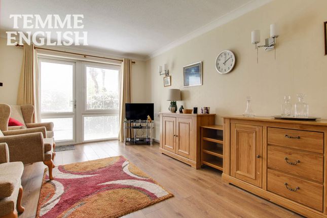 Flat 3, Homeholly House Church End Lane, Wickford photo 4