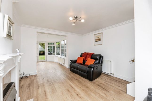 30, Stonegarth Close, Barnsley photo 4
