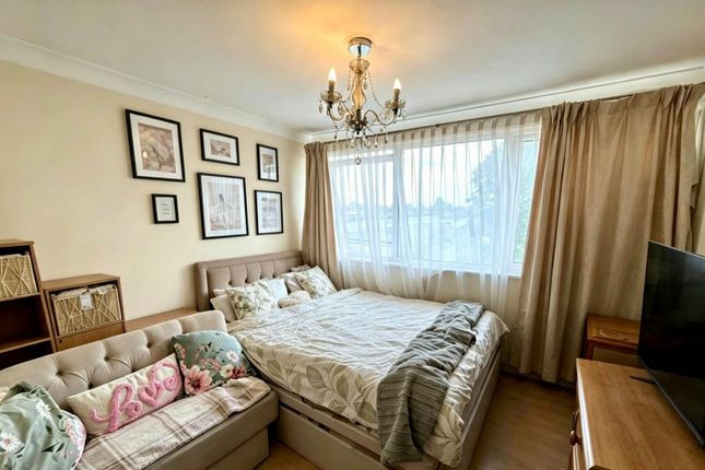 23, Hardwicke Road, Southgate photo 4