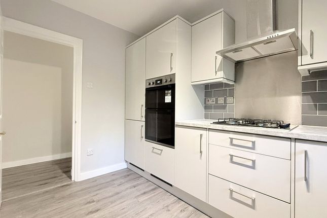 Flat 2, Gables Lodge,, Crescent East, Hertfordshire photo 3