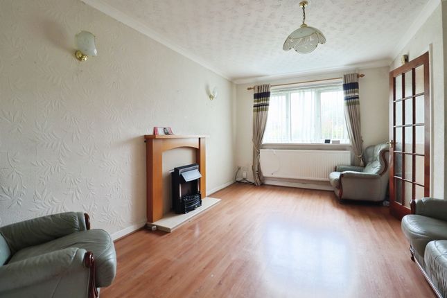5, Orchard Park, Cardiff photo 4