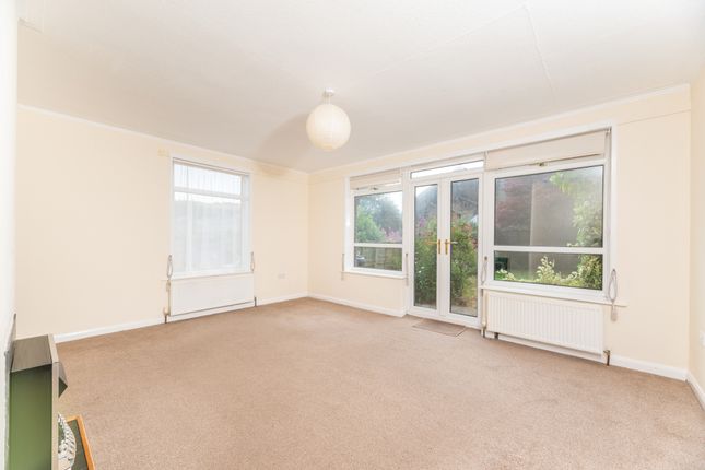The Vicarage,, Station Road, Huddersfield photo 2