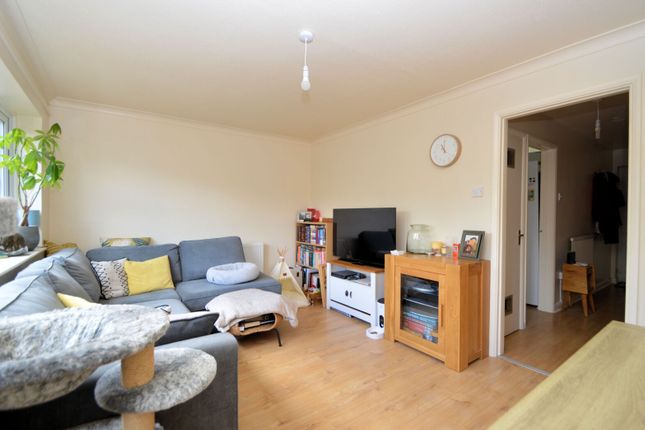 88, Wayside Green, Reading photo 3