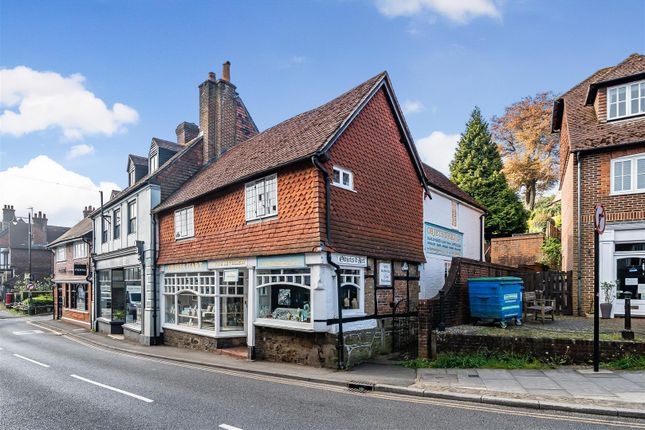 Thumbnail Flat to rent in Collards Gate, High Street, Haslemere