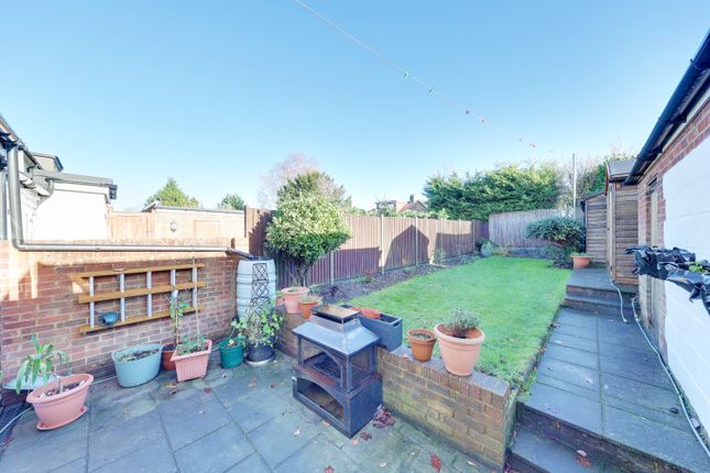 49, Bassetts Way, Orpington photo 4