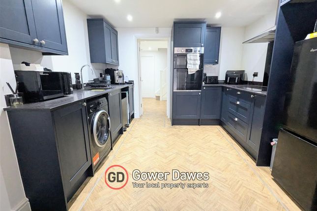 8, Mill Lane, Grays photo 3