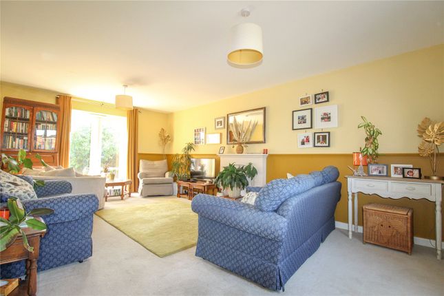 43, Kingfisher Close, Wiltshire photo 3